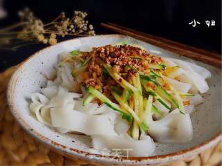 免洗面版涼皮的做法 免洗面版涼皮怎么做 小妞 hebyce的菜譜